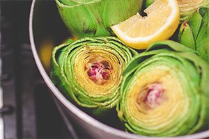 Beneficios de cocinar alcachofas hervidas frescas enteras
