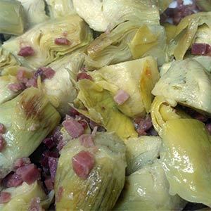 Cómo preparar alcachofas frescas fritas con jamón