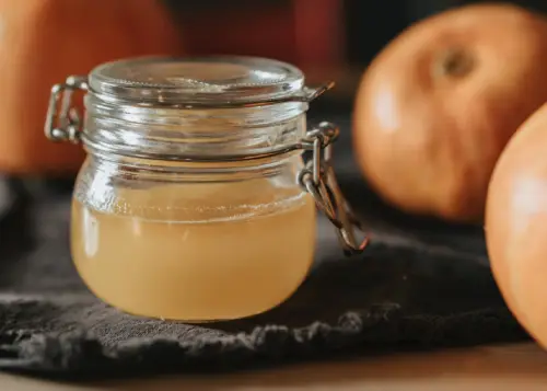 como usar el vinagre de manzana para aclarar la piel