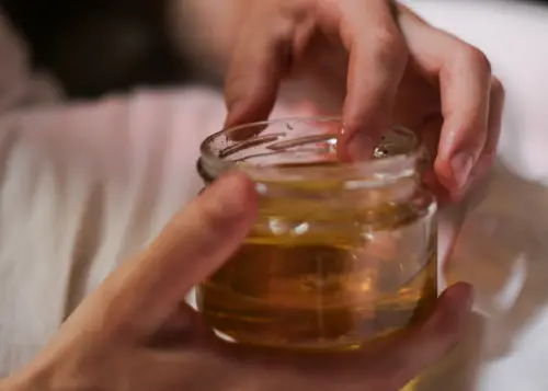 la miel cruda sirve para aclarar la piel